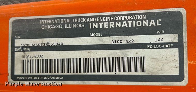 image for item DO2190 2003 International 8100  flatbed truck