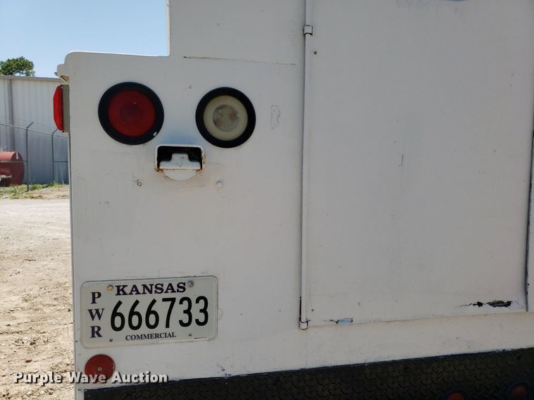 image for item DO2932 2003 GMC C4500  Crew Cab utility / service truck