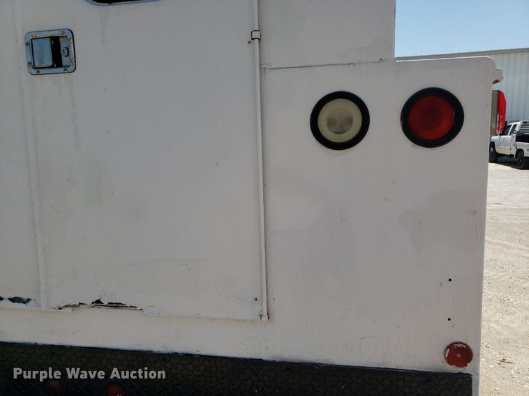 image for item DO2932 2003 GMC C4500  Crew Cab utility / service truck