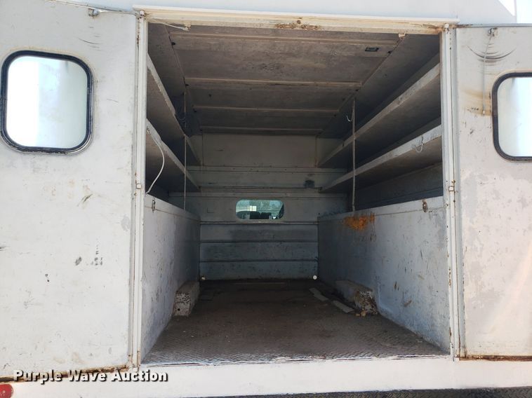 image for item DO2932 2003 GMC C4500  Crew Cab utility / service truck