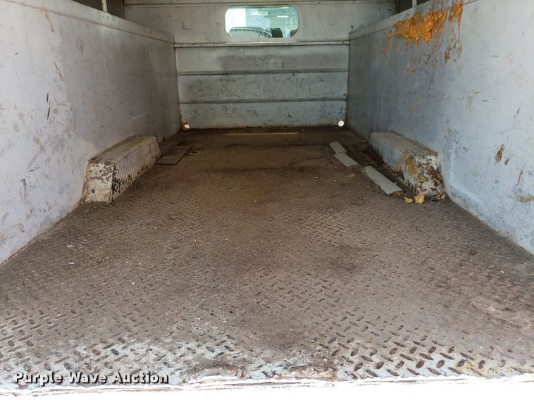 image for item DO2932 2003 GMC C4500  Crew Cab utility / service truck