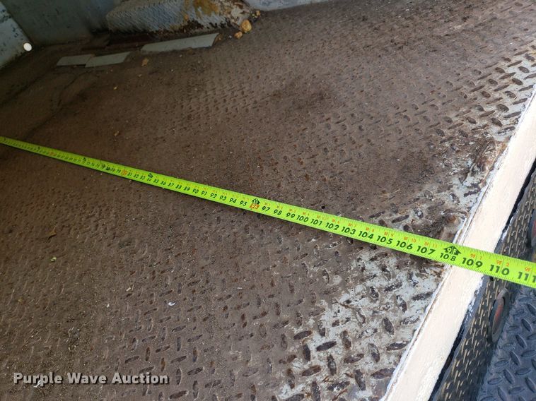 image for item DO2932 2003 GMC C4500  Crew Cab utility / service truck