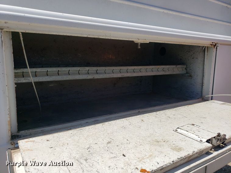 image for item DO2932 2003 GMC C4500  Crew Cab utility / service truck