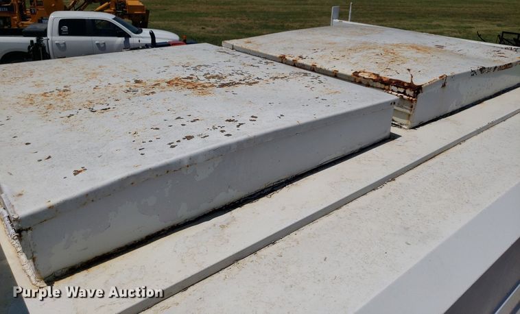 image for item DO2932 2003 GMC C4500  Crew Cab utility / service truck