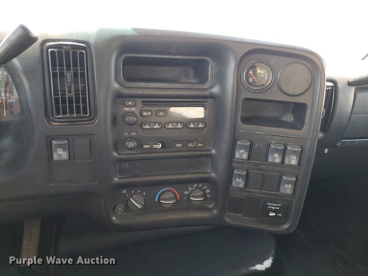 image for item DO2932 2003 GMC C4500  Crew Cab utility / service truck