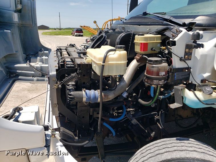 image for item DO2932 2003 GMC C4500  Crew Cab utility / service truck