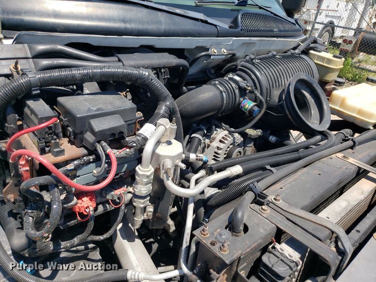 image for item DO2932 2003 GMC C4500  Crew Cab utility / service truck