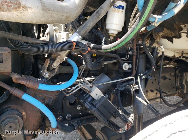 image for item DO2932 2003 GMC C4500  Crew Cab utility / service truck