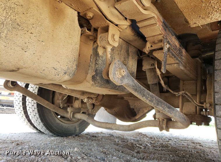 image for item DO2932 2003 GMC C4500  Crew Cab utility / service truck