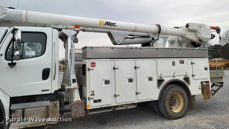 image for item DO3617 2010 Freightliner Business Class M2  bucket truck