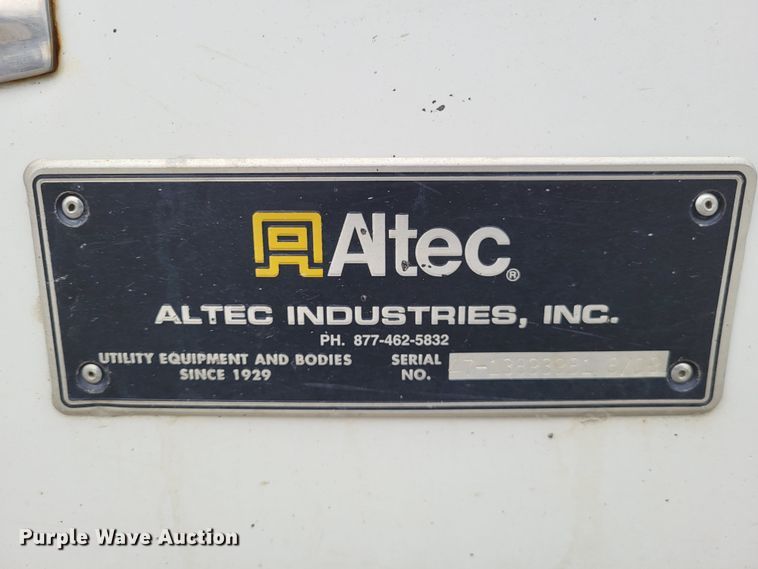 image for item DO3617 2010 Freightliner Business Class M2  bucket truck