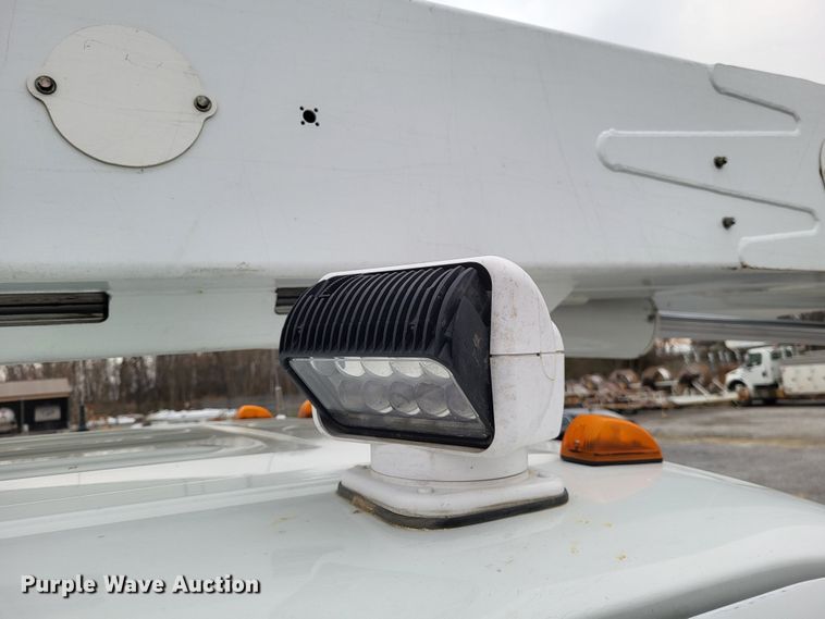 image for item DO3617 2010 Freightliner Business Class M2  bucket truck