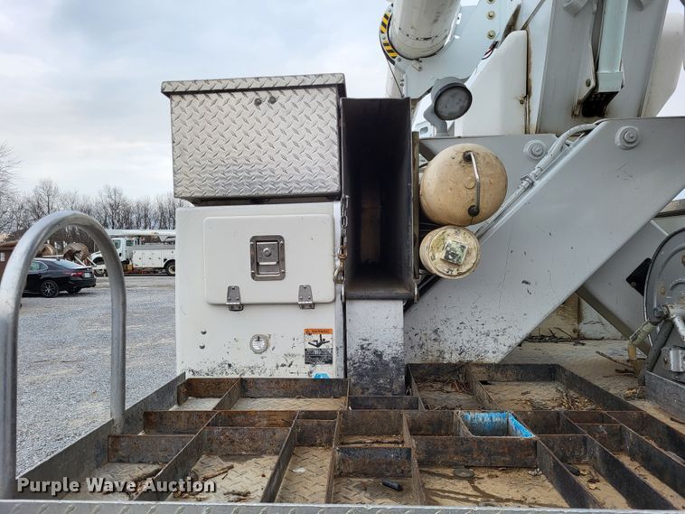 image for item DO3617 2010 Freightliner Business Class M2  bucket truck