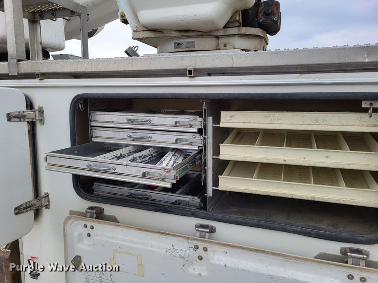 image for item DO3617 2010 Freightliner Business Class M2  bucket truck