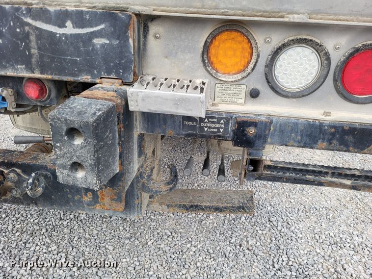 image for item DO3617 2010 Freightliner Business Class M2  bucket truck