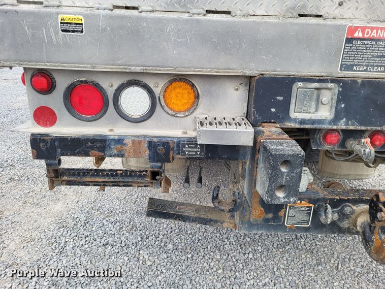 image for item DO3617 2010 Freightliner Business Class M2  bucket truck