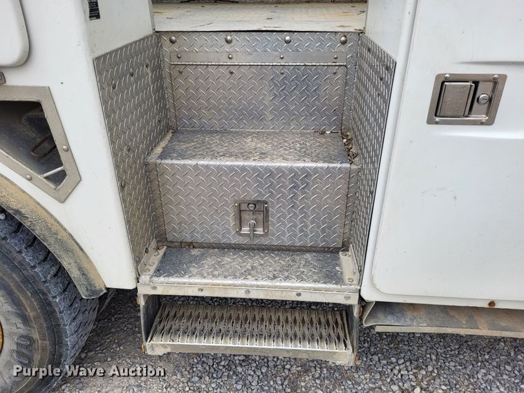 image for item DO3617 2010 Freightliner Business Class M2  bucket truck