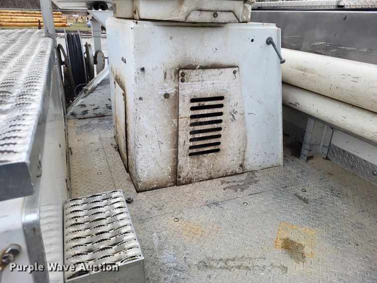 image for item DO3617 2010 Freightliner Business Class M2  bucket truck