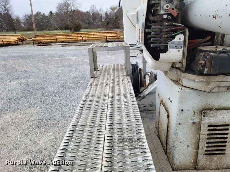 image for item DO3617 2010 Freightliner Business Class M2  bucket truck