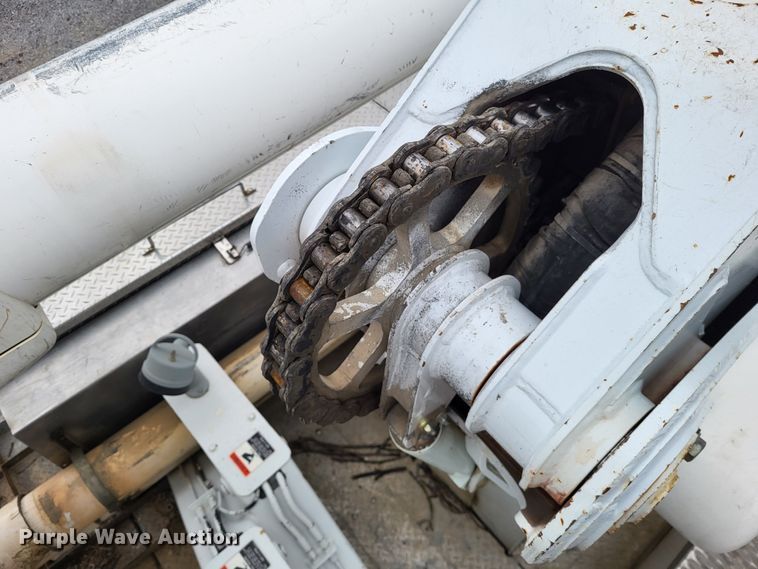 image for item DO3617 2010 Freightliner Business Class M2  bucket truck