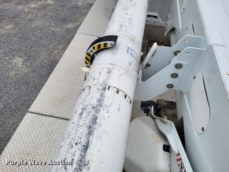 image for item DO3617 2010 Freightliner Business Class M2  bucket truck