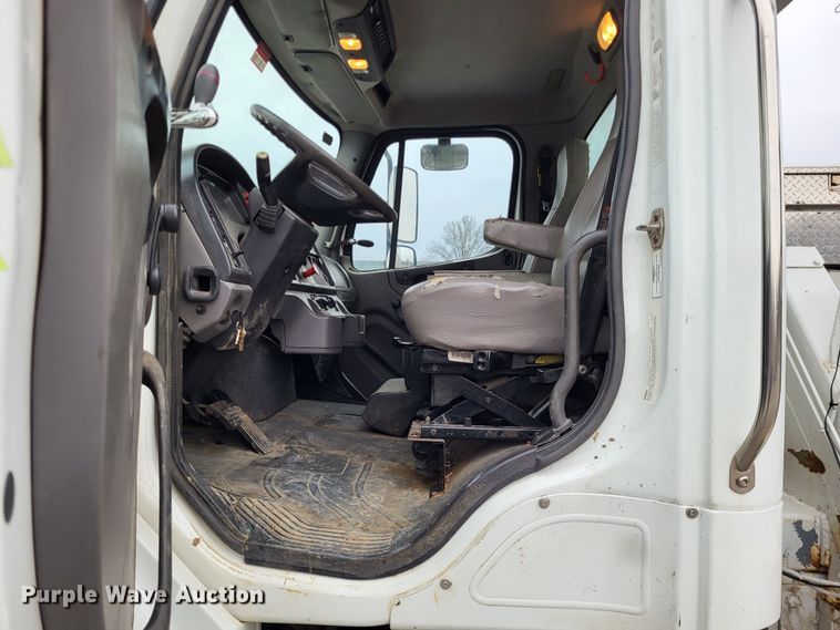 image for item DO3617 2010 Freightliner Business Class M2  bucket truck