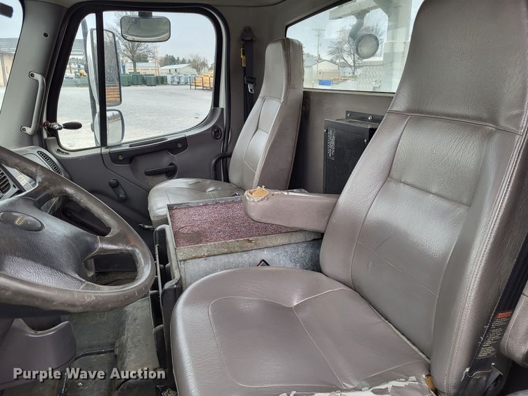 image for item DO3617 2010 Freightliner Business Class M2  bucket truck