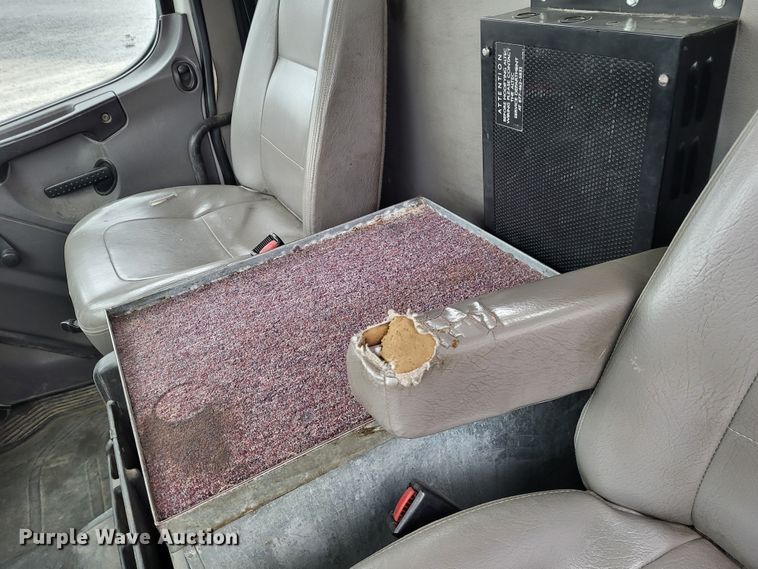 image for item DO3617 2010 Freightliner Business Class M2  bucket truck