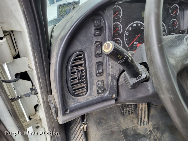 image for item DO3617 2010 Freightliner Business Class M2  bucket truck