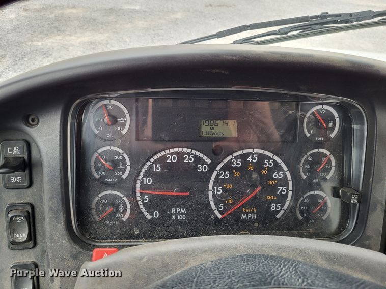 image for item DO3617 2010 Freightliner Business Class M2  bucket truck