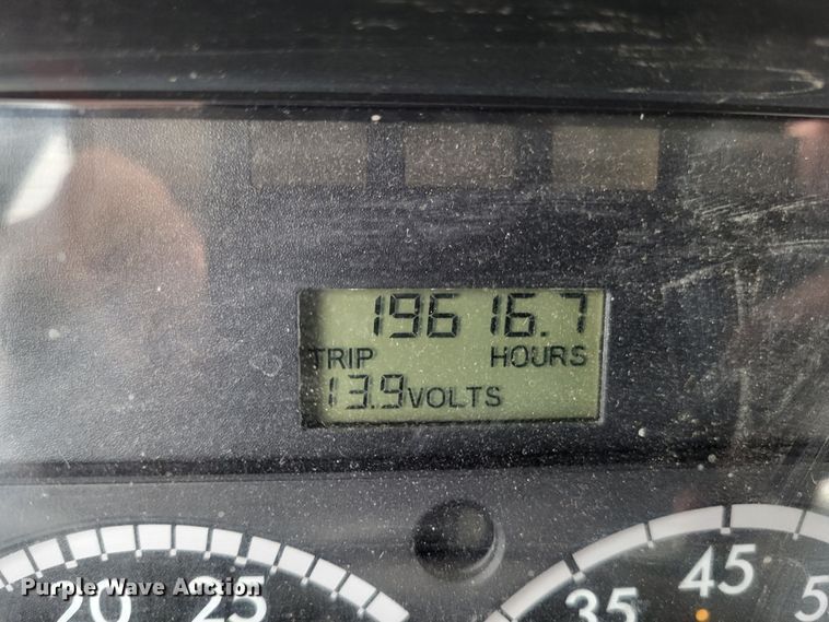 image for item DO3617 2010 Freightliner Business Class M2  bucket truck