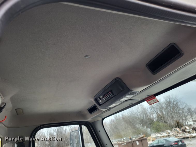 image for item DO3617 2010 Freightliner Business Class M2  bucket truck