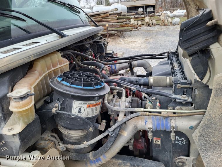 image for item DO3617 2010 Freightliner Business Class M2  bucket truck