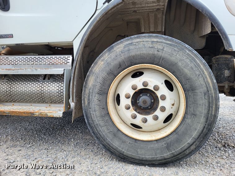 image for item DO3617 2010 Freightliner Business Class M2  bucket truck