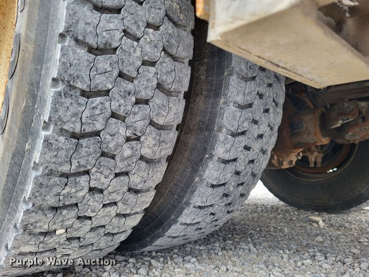 image for item DO3617 2010 Freightliner Business Class M2  bucket truck