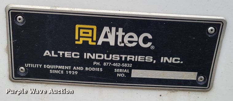 image for item DO3617 2010 Freightliner Business Class M2  bucket truck