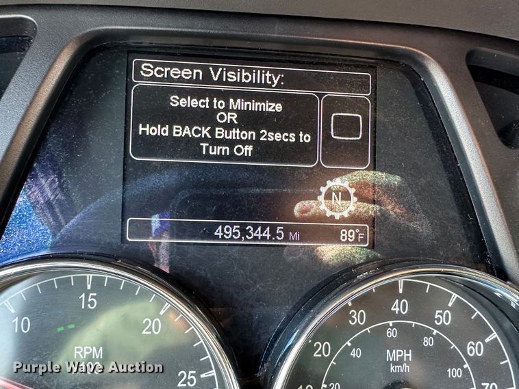 image for item DO5003 2018 Peterbilt 579  semi truck