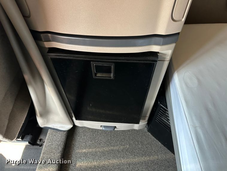 image for item DO5003 2018 Peterbilt 579  semi truck