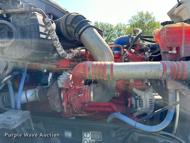 image for item DO5003 2018 Peterbilt 579  semi truck