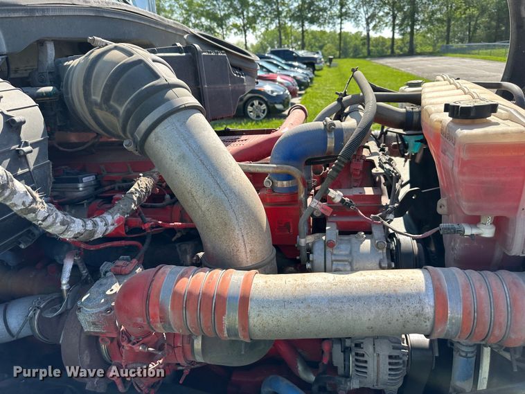 image for item DO5003 2018 Peterbilt 579  semi truck