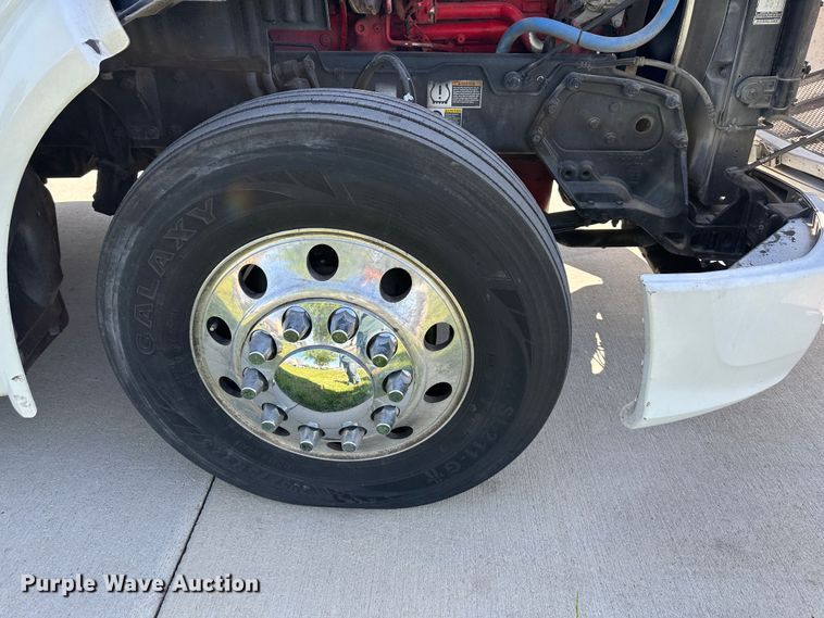 image for item DO5003 2018 Peterbilt 579  semi truck