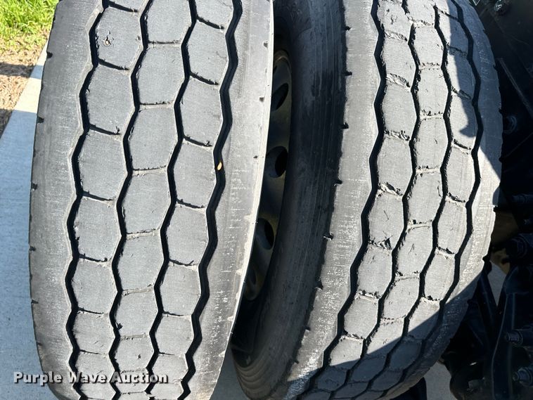 image for item DO5003 2018 Peterbilt 579  semi truck