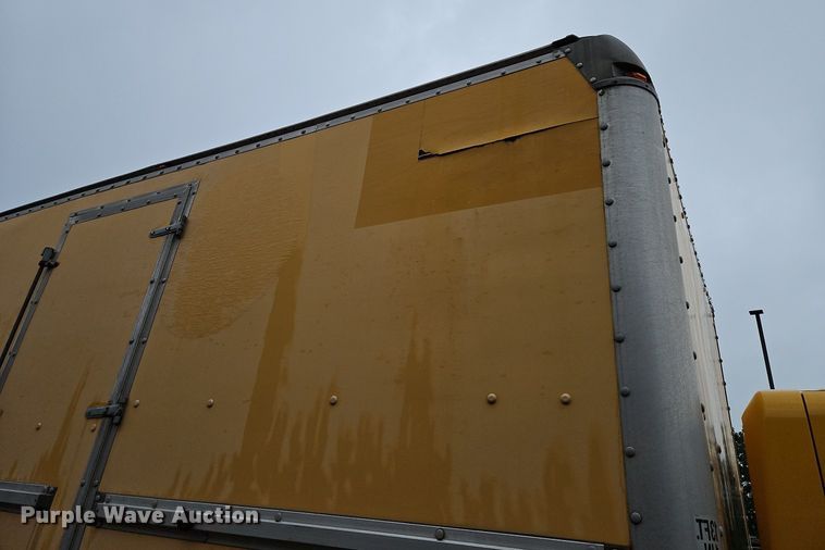 image for item DP2299 2006 International 4300  box truck