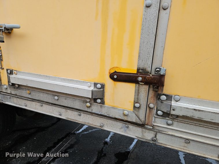 image for item DP2299 2006 International 4300  box truck