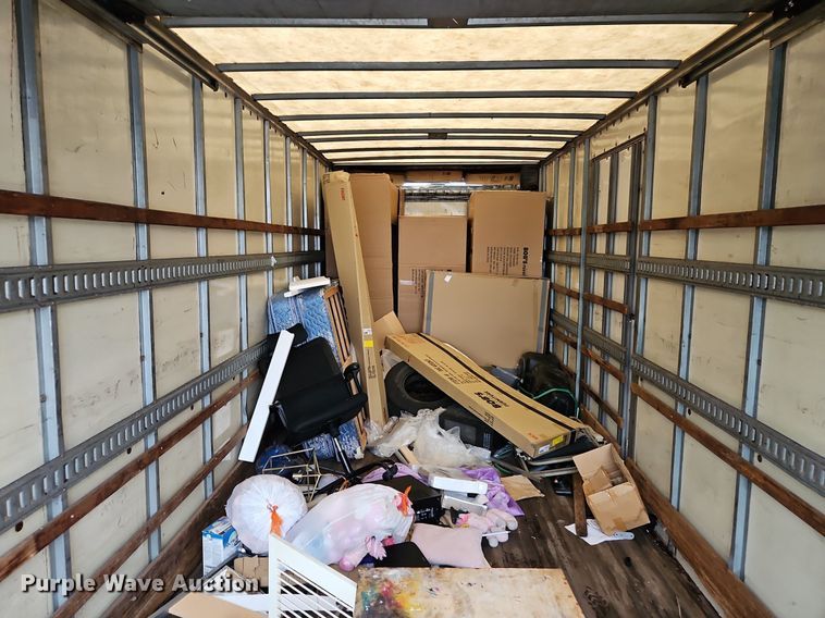 image for item DP2299 2006 International 4300  box truck