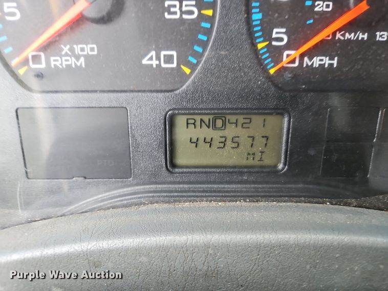 image for item DP2299 2006 International 4300  box truck