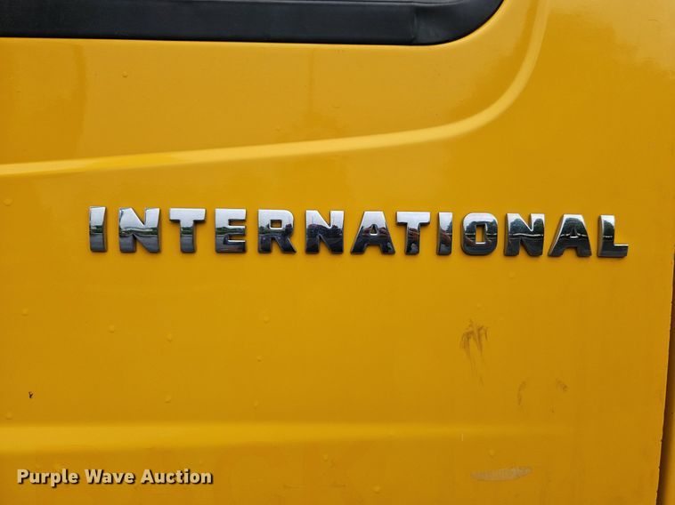 image for item DP2299 2006 International 4300  box truck