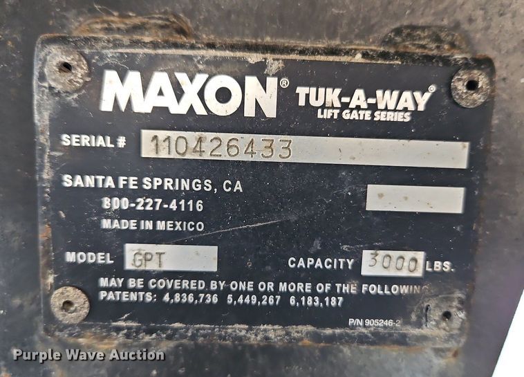 image for item DP2299 2006 International 4300  box truck