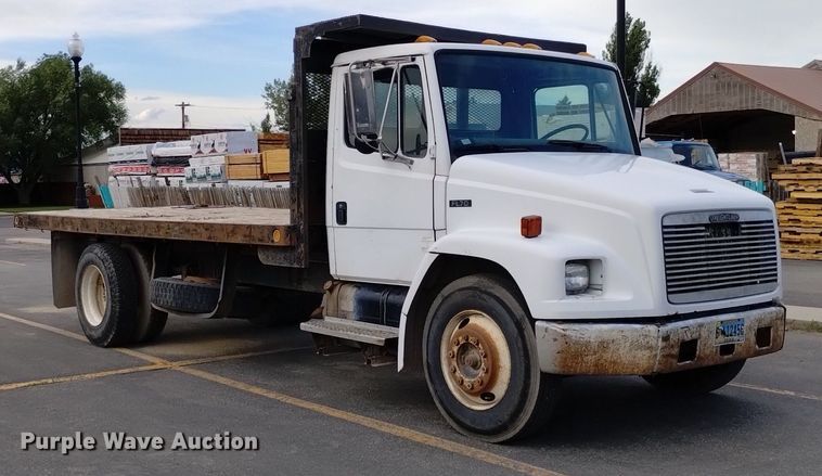 image for item DP3332 1995 Freightliner FL70  flatbed truck