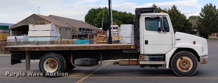 image for item DP3332 1995 Freightliner FL70  flatbed truck